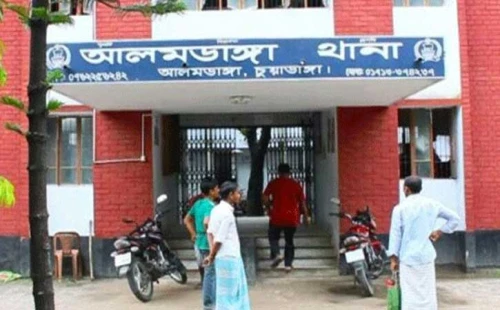 আলমডাঙ্গায় ককটেল ও দেশীয় অস্ত্রসহ নারী আটক