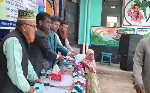 কার্পাসডাঙ্গায় কৃতী শিক্ষার্থীদের সংবর্ধনা