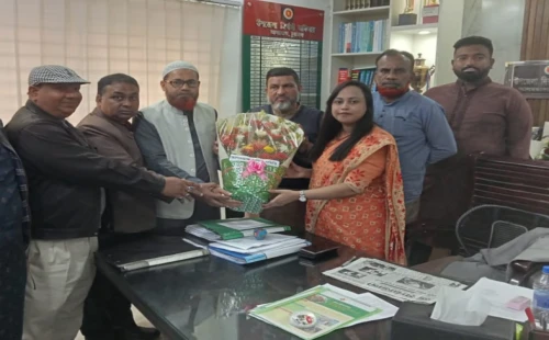 আলমডাঙ্গায় নবাগত ইউএনওর সঙ্গে বণিক নেতাদের মতবিনিময়