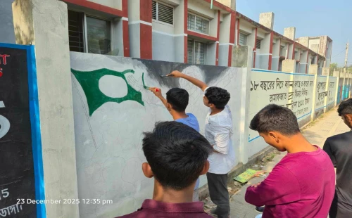 শহিদ ওসমান হাদির স্মরণে চুয়াডাঙ্গায় গ্রাফিতি অঙ্কন