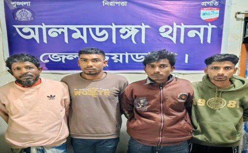 আলমডাঙ্গায় চুরি হওয়া পাখিভ্যান উদ্ধার, গ্রেপ্তার ৪