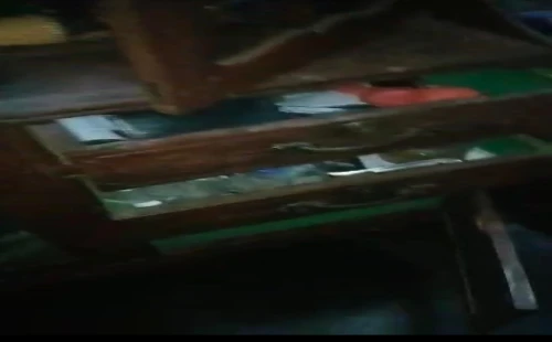 গড়াইটুপিতে ব্যবসায়ীর বাড়িতে চুরি