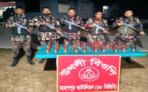 জীবননগর ও মহেশপুরে বিজিবির পৃথক অভিযান