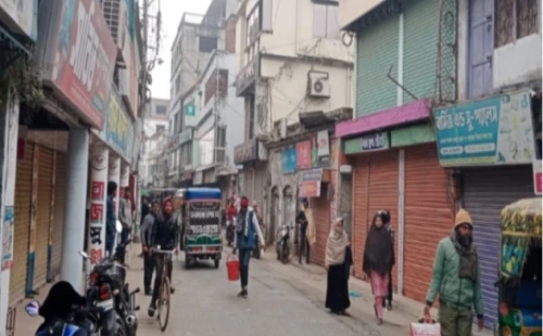 বেগম খালেদা জিয়ার মৃত্যুতে মেহেরপুরে ব্যবসা প্রতিষ্ঠান বন্ধ রেখে শোক পালন