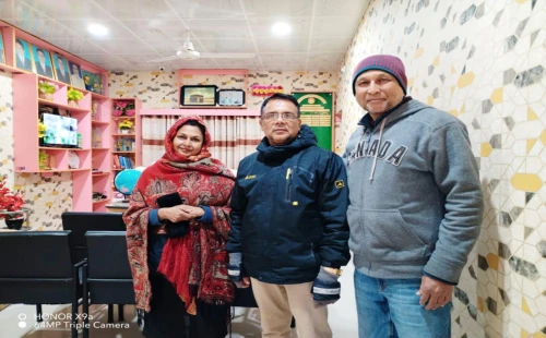 বেলগাছী হাইস্কুল পরিদর্শনে প্রতিষ্ঠাতার পরিবারের সদস্যরা