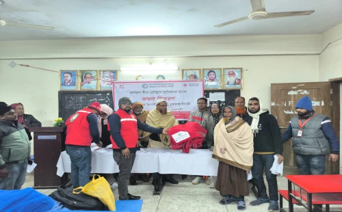 আন্দুলবাড়ীয়ায় শীতার্তদের মাঝে কম্বল বিতরণ