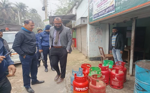 আলমডাঙ্গায় ভ্রাম্যমাণ আদালতে দুই প্রতিষ্ঠানে জরিমানা