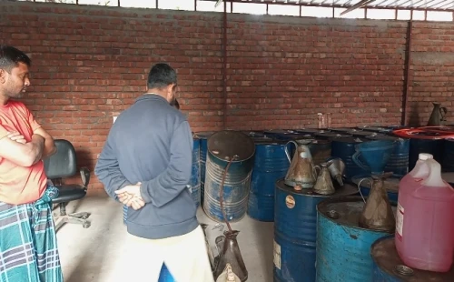 মেহেরপুর গাংনীর বামন্দী বাজারে আগুন আতঙ্ক