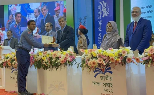 দেশাত্মবোধক গানে তৃতীয় ছোঁয়া, দেশসেরা রোভার সাকিব