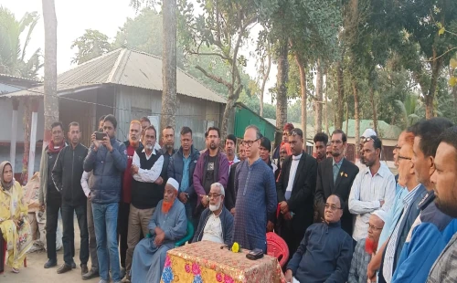 নির্বাচনী প্রচারণার প্রথম দিনে জীবননগরের বাঁকায় পথসভায় বাবু খান