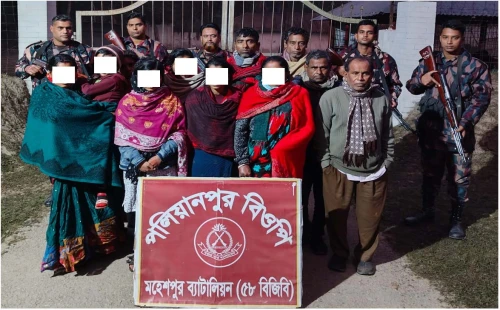 মহেশপুর সীমান্তে বিজিবির পৃথক অভিযানে মাদক উদ্ধার, আটক ১১