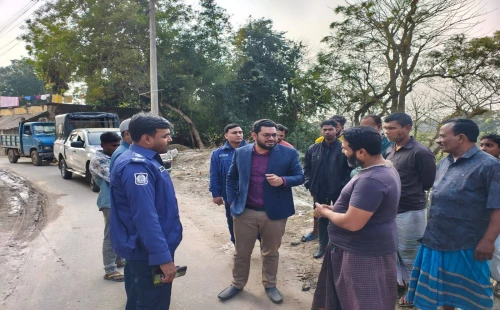 নির্বাচন আচরণবিধি প্রতিপালনে দামুড়হুদায় রঙিন পোস্টার ও ব্যানার অপসারণে অভিযান