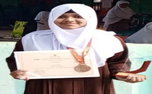 রচনা প্রতিযোগিতায় জাতীয় পর্যায়ে তৃতীয় মাহজুবা আফরিন