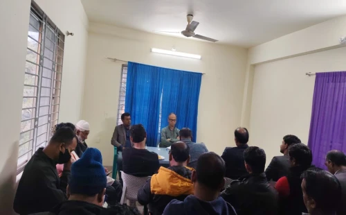 দামুড়হুদা-দর্শনা প্রেসক্লাবের সাংবাদিকদের সাথে মতবিনিময় সভাকালে বাবু খান