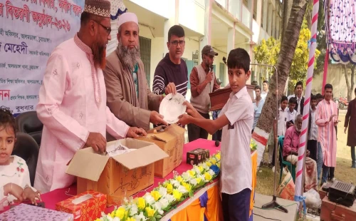আলমডাঙ্গা সরকারি উচ্চ বিদ্যালয়ে এসএসসি পরীক্ষার্থীদের বিদায় সংবর্ধনা ও নবীন বরণ