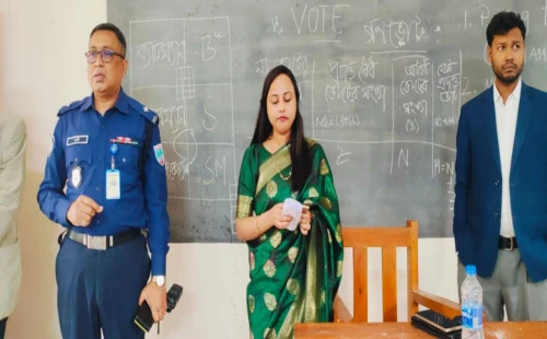 আলমডাঙ্গায় ভোট গ্রহণ কর্মকর্তাদের প্রশিক্ষণ