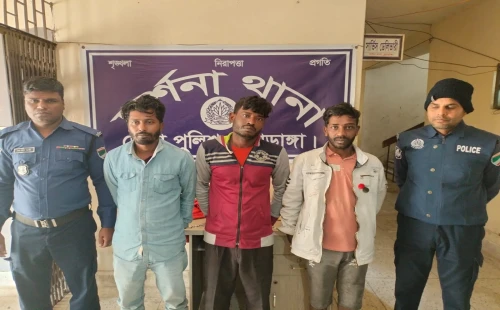 দর্শনায় কুখ্যাত চোর চক্রের তিন সদস্য গ্রেপ্তার
