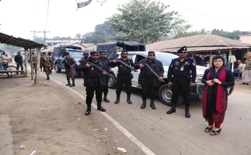 হরিণাকুণ্ডুতে যৌথ বাহিনীর বিশাল মহড়া, নির্বাচনী মাঠে কঠোর প্রশাসন