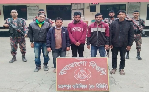 মাদক উদ্ধার, ১১ বাংলাদেশি আটক