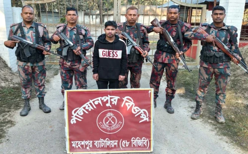 কসমেটিকস ও ওষুধ উদ্ধার, আটক ৬