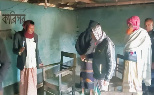 মহেশপুরে আ.লীগ অফিস ভাঙচুর ও অগ্নিসংযোগ