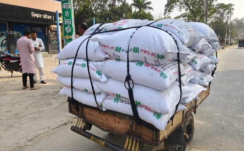 মেহেরপুরে ৪০ বস্তা সার জব্দ