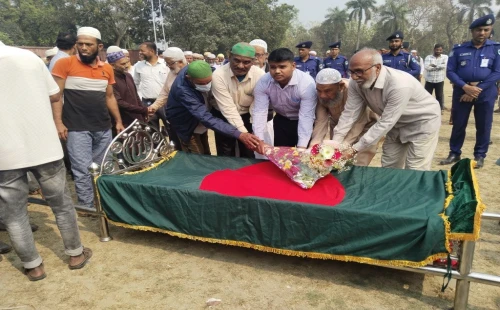 দর্শনায় বীর মুক্তিযোদ্ধা আব্দুল খালেকের রাষ্ট্রীয় মর্যাদায় দাফন