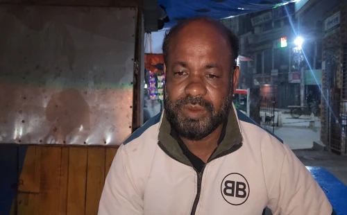 দামুড়হুদায় চাঁদা জন্য প্রতিবন্ধী ব্যবসায়ীকে মারধর ও হত্যার হুমকি