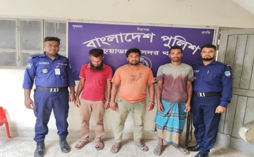চুয়াডাঙ্গায় ফার্স্ট ক্যাপিটাল ইউনিভার্সিটি থেকে ইট চুরির অভিযোগে তিনজন গ্রেপ্তার
