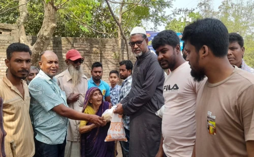 মুন্সিগঞ্জে ৭ হাজার মানুষের মাঝে সেমাই-চিনি বিতরণ