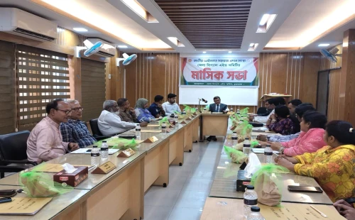 চুয়াডাঙ্গা জেলা লিগ্যাল এইড কমিটির মাসিক সভায় জেলা ও দায়রা জজ রফিকুল ইসলাম