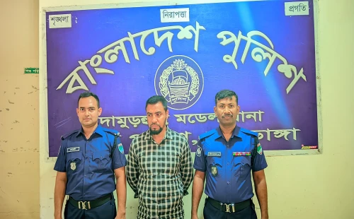 দামুড়হুদায় বিদেশে নেওয়ার নামে লাখ লাখ টাকা হাতিয়ে প্রতারণা মামলায় আদম ব্যবসায়ী মিলন আটক