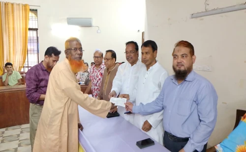 ঝিনাইদহে মসজিদ ও মন্দির উন্নয়নে চেক বিতরণ