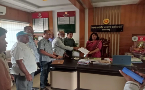 চুয়াডাঙ্গার কৃষকদের পক্ষে প্রধানমন্ত্রীর কাছে স্মারকলিপি