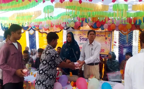 কার্পাসডাঙ্গায় দুই বিদ্যালয়ে বিদায় অনুষ্ঠান