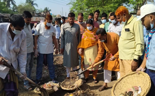 চুয়াডাঙ্গায় সড়কে পরিচ্ছন্নতা অভিযান