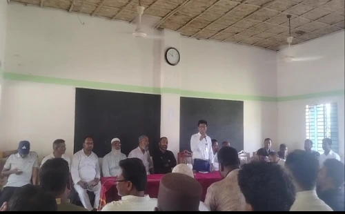 সরোজগঞ্জ উচ্চবিদ্যালয়ের হাট নিলাম সম্পন্ন