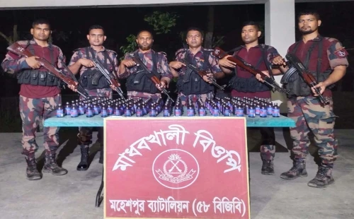 জীবননগর ও মহেশপুর সীমান্তে বিজিবির অভিযানে মাদক ও চোরাচালানী ওষুধ উদ্ধার