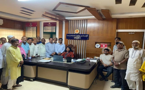 চুয়াডাঙ্গায় ১৩ দফা দাবিতে মানববন্ধন ও প্রতিবাদ সভা