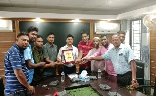 হরিণাকুণ্ডুতে ইউএনও’র বিদায় সংবর্ধনা