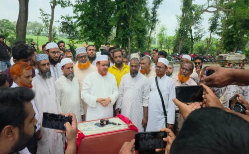 দর্শনায় ১ কোটি ৭০ লাখ টাকার সড়ক নির্মাণকাজের উদ্বোধন করলেন এমপি রুহুল আমিন