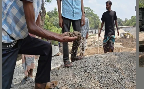 জীবননগরে সেতু নির্মাণে নিম্নমানের সামগ্রী ব্যবহারের অভিযোগ