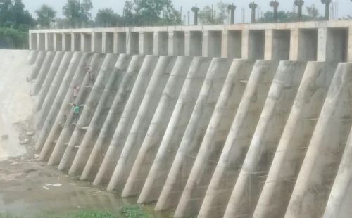 দামুড়হুদার সুবুলপুরে তিন বছরেও শেষ হয়নি ভৈরব নদের সুইচগেট নির্মাণ কাজ, দুর্ভোগে এলাকাবাসী