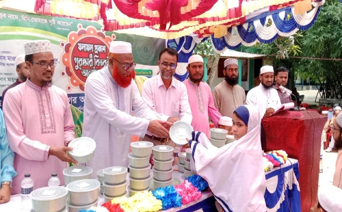 মুজিবনগর আইডিয়াল মাদ্রাসায় ফলাফল প্রকাশ ও পুরস্কার বিতরণী অনুষ্ঠিত