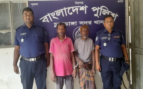 চুয়াডাঙ্গা ঝিনুক স্কুলে চুরির সময় দুই চোর আটক, গণধোলাই