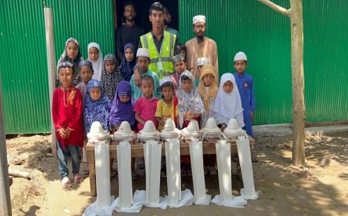 চুয়াডাঙ্গায় মাদ্রাসায় সিলিং ফ্যান ও টিন বিতরণ