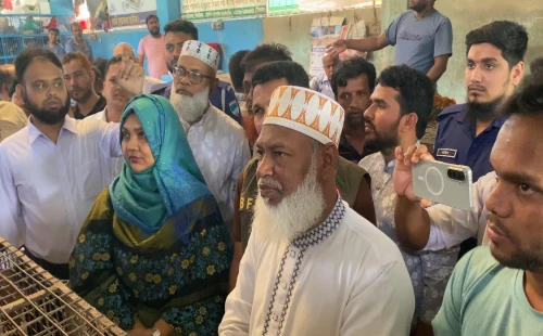 ঝিনাইদহে নিত্যপণ্যের বাজার নিয়ন্ত্রণে মাঠে সংসদ সদস্য আবু বকর