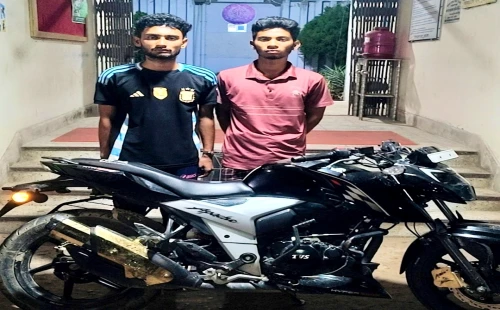 ​আলমডাঙ্গায় মাঠ থেকে চুরি হওয়া মোটরসাইকেল ঝিনাইদহ থেকে উদ্ধার, গ্রেফতার ২