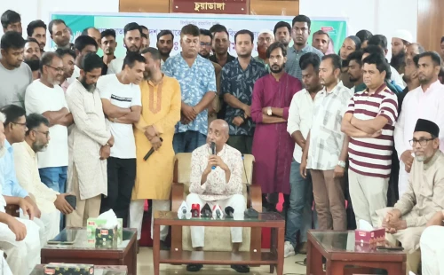 চুয়াডাঙ্গায় বিএনপির নেতা-কর্মীদের সঙ্গে মতবিনিময় সভায় আইনমন্ত্রী আসাদুজ্জামান