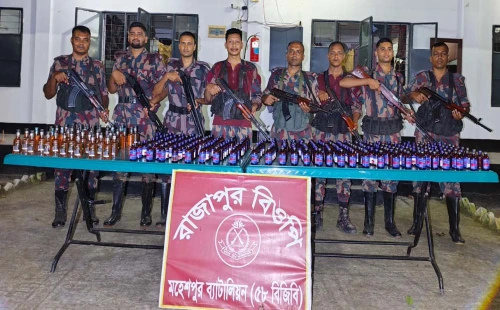 জীবননগর ও মহেশপুর সীমান্তে মদ, সিরাপ ও ভায়াগ্রা ট্যাবলেট উদ্ধার